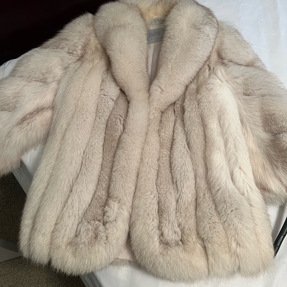 Koslows Elegant Cream Fur Coat